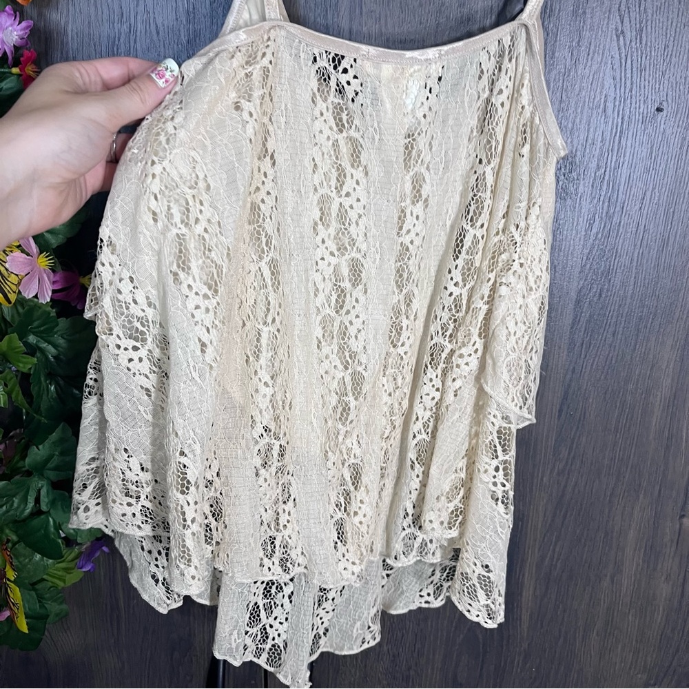 «🌼3/$30🌼Agaci Spaghetti Strap Ruffle Lace Top Size Medium - Picture 9 of 13